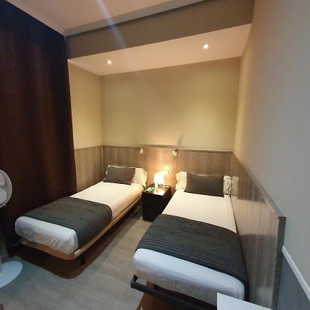 Ch Plaza D'Ort Rooms IV Мадрид Екстериор снимка