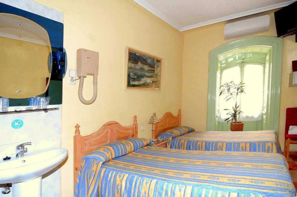 Ch Plaza D'Ort Rooms IV Мадрид Екстериор снимка