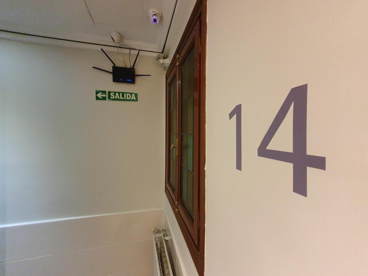 Ch Plaza D'Ort Rooms IV Мадрид Екстериор снимка