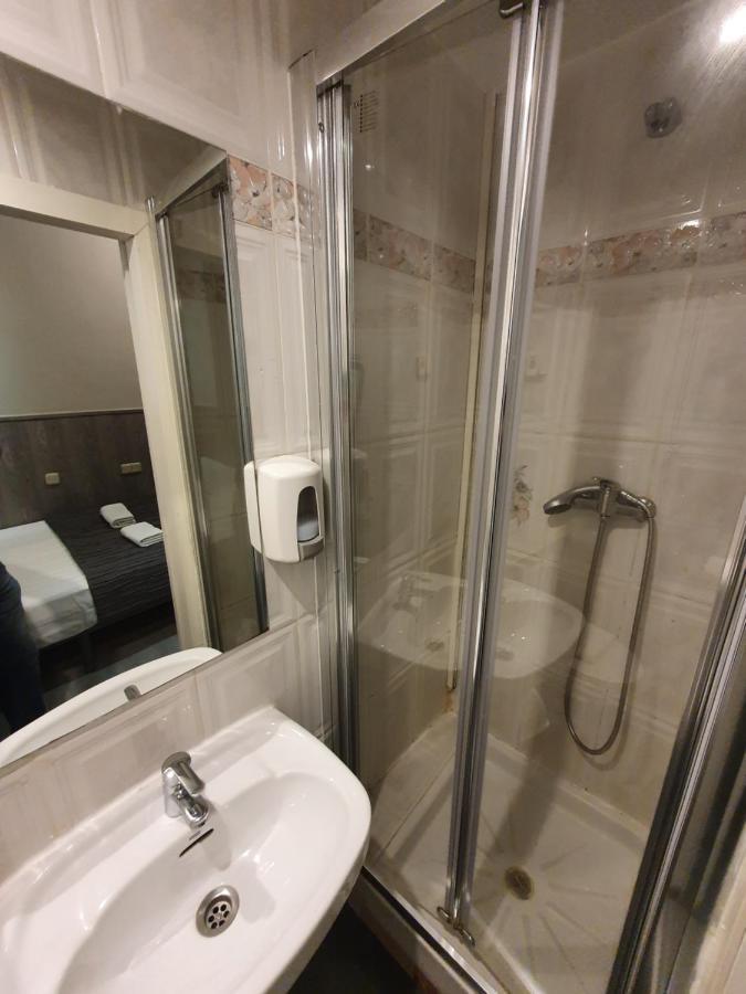 Ch Plaza D'Ort Rooms IV Мадрид Екстериор снимка