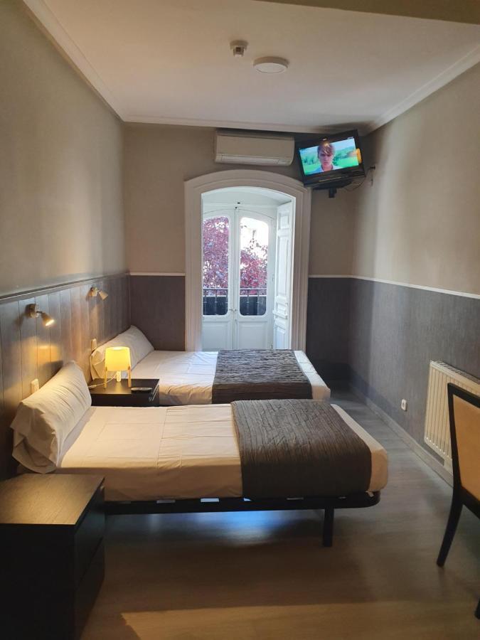 Ch Plaza D'Ort Rooms IV Мадрид Екстериор снимка