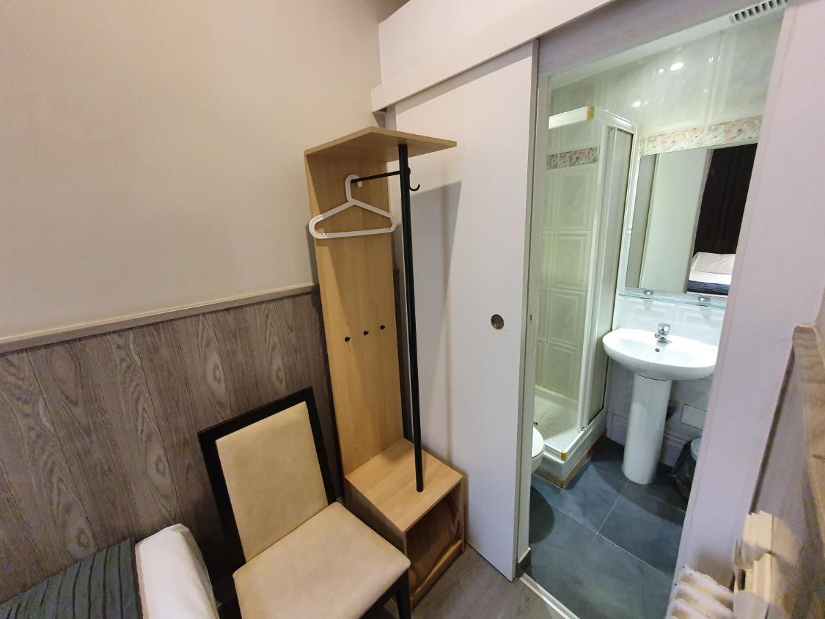 Ch Plaza D'Ort Rooms IV Мадрид Стая снимка