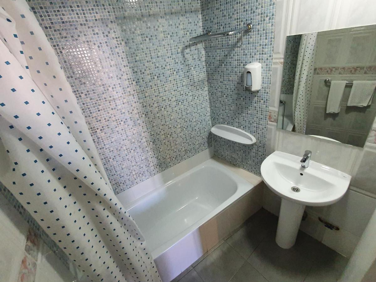 Ch Plaza D'Ort Rooms IV Мадрид Екстериор снимка