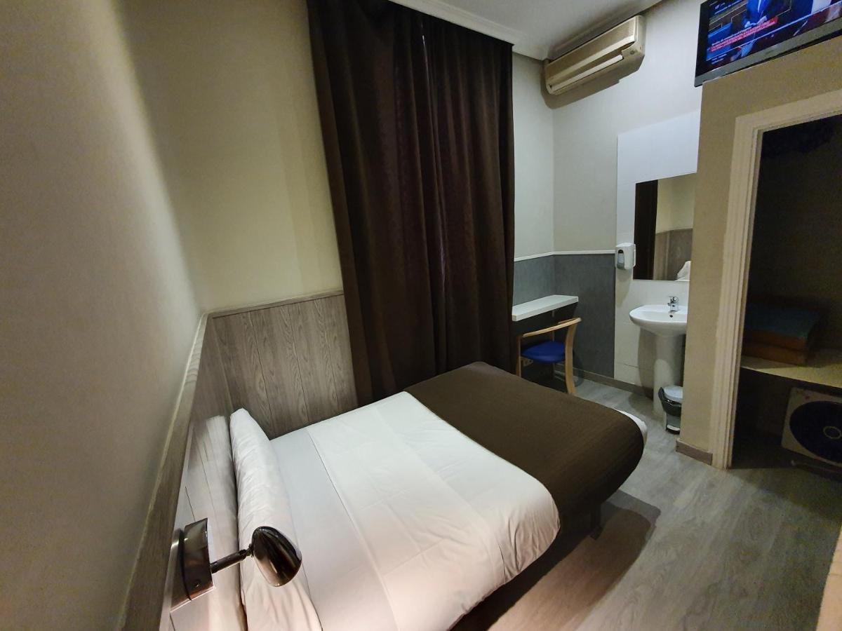 Ch Plaza D'Ort Rooms IV Мадрид Екстериор снимка